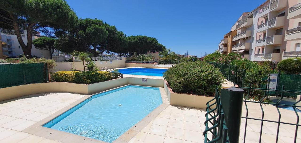 Appartement 1Ere Ligne Vue Port Avec Balcon, Piscine Агд Екстер'єр фото